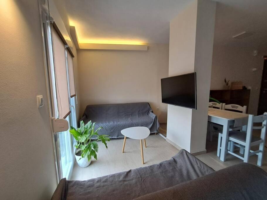 Parkview Central Apartment - Xanthi Buitenkant foto