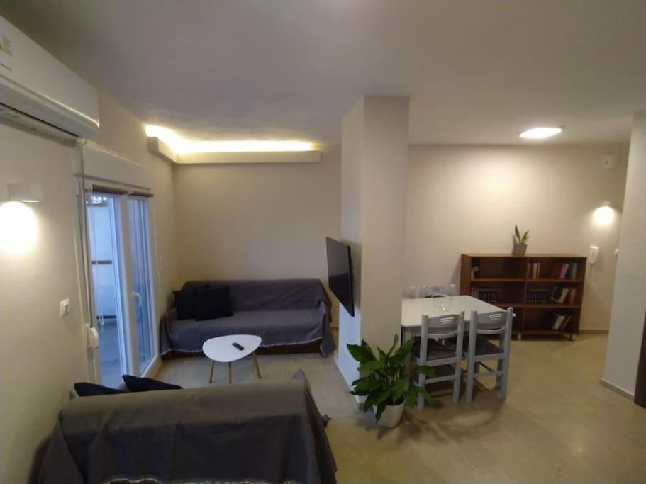 Parkview Central Apartment - Xanthi Buitenkant foto